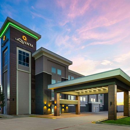 La Quinta By Wyndham Denton - University Drive Hotel Exterior photo